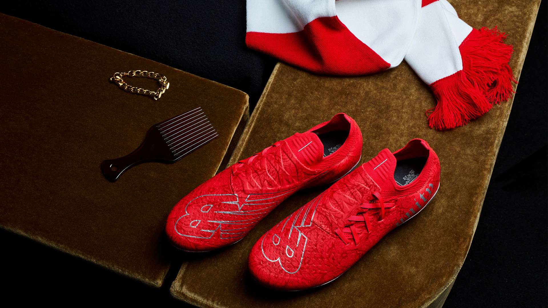 它通过对历 它通过对历